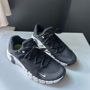Black/White Nike Metcon, Women’s Size 9
